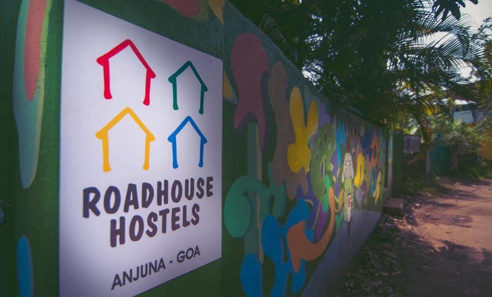 Anjuna By Roadhouse Hostels Goa Esterno foto
