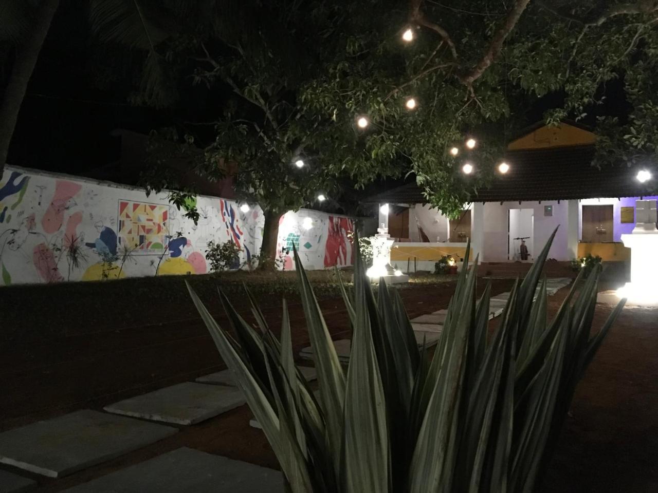 Anjuna By Roadhouse Hostels Goa Esterno foto